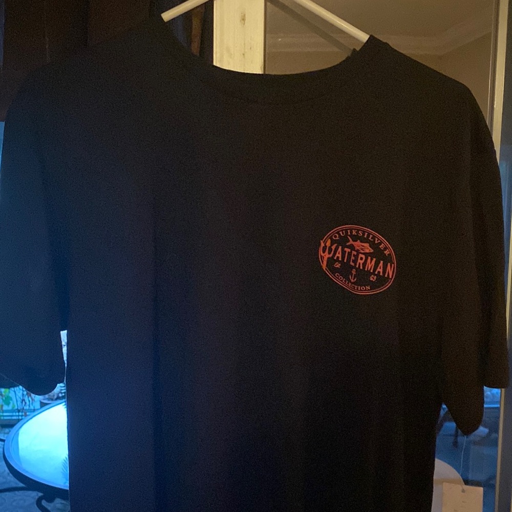 Black Quicksilver tee new